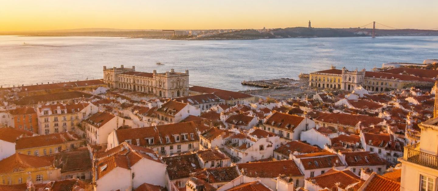 Lisboa vista sobre o Tejo